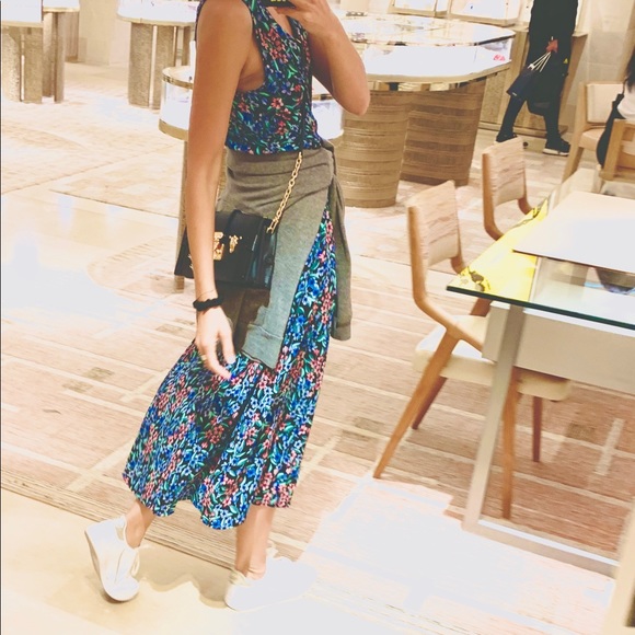 Meet your Posher, Allison - Picture 2 of 9